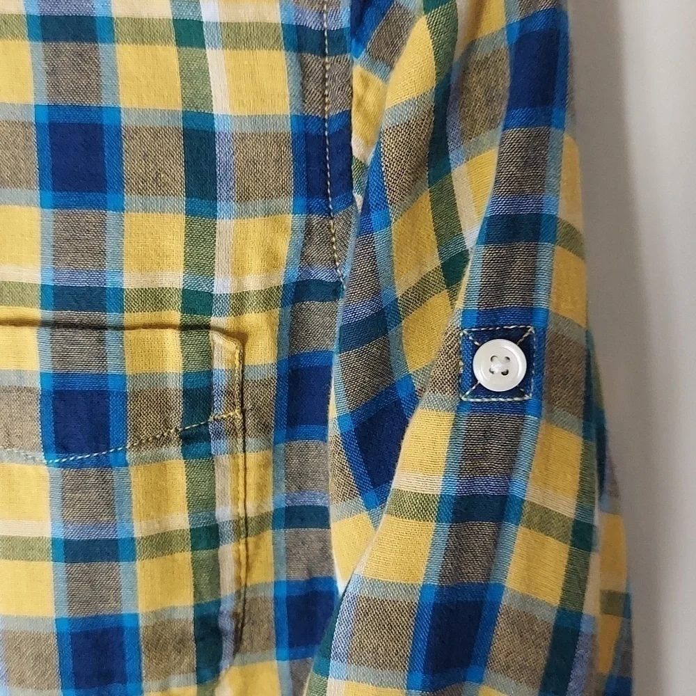 Gap Boy's XL button down roll tab Long Sleeve